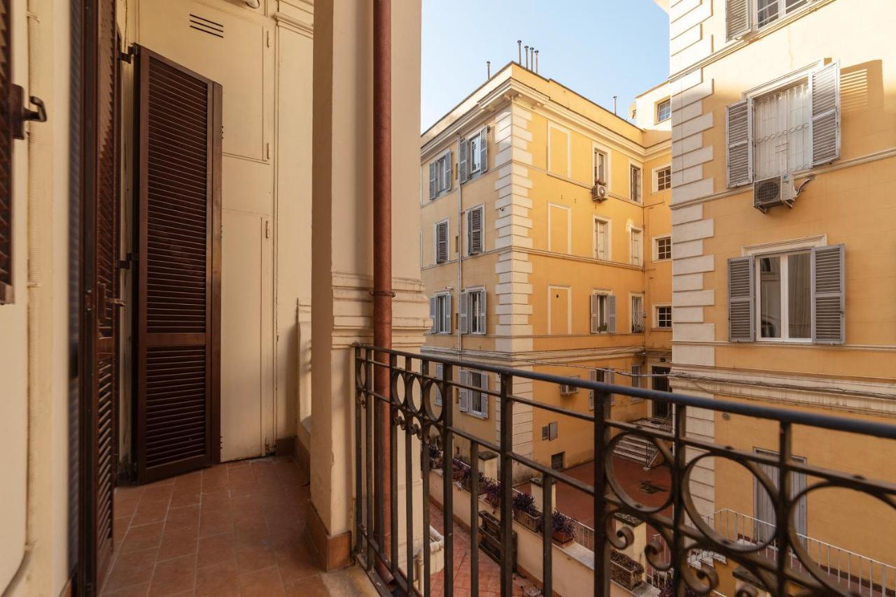 Residence Borgognoni Apartments Rom Exteriör bild