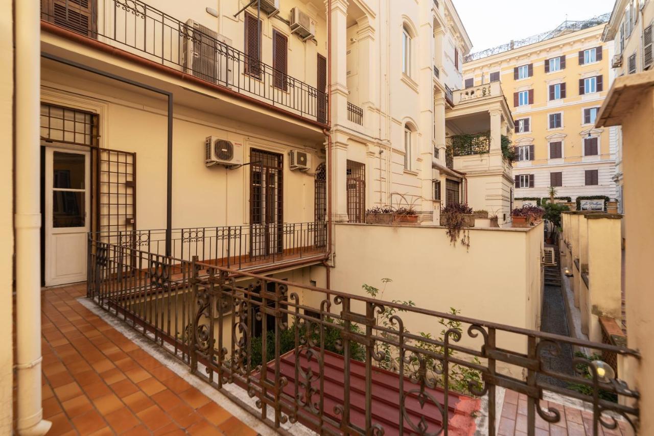 Residence Borgognoni Apartments Rom Exteriör bild